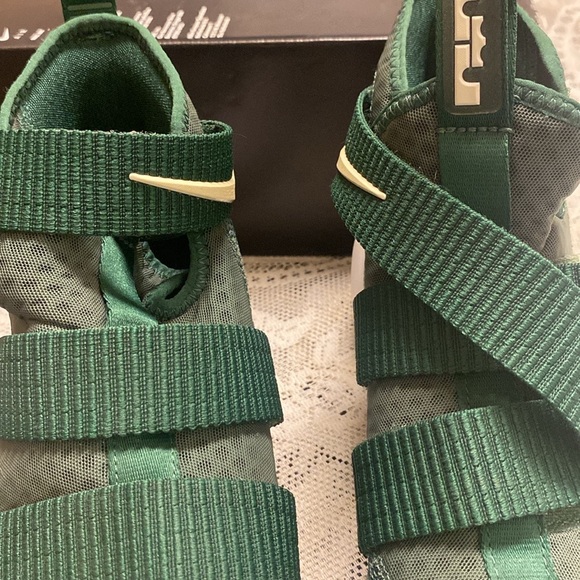 Nike Lebron 11 Celtics soldier basketball shoes. - Picture 3 of 8